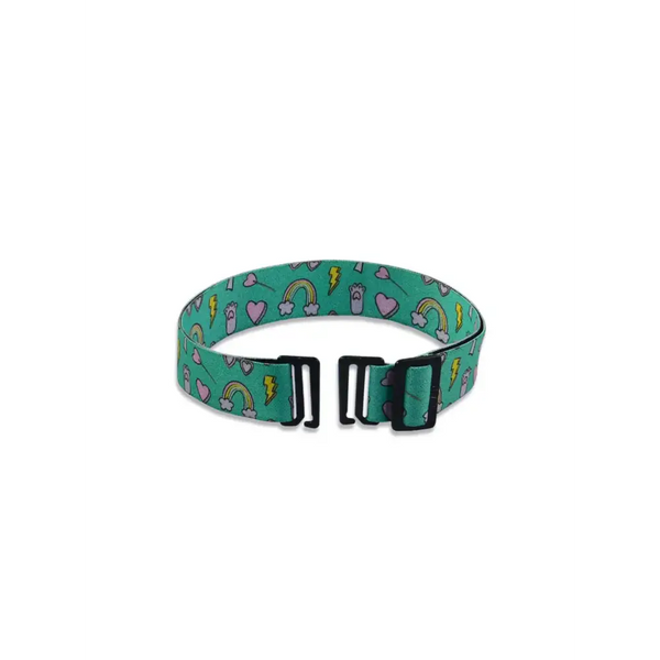 Adjustable children's belt for insulin pump pouches with fun design and durable hooks.