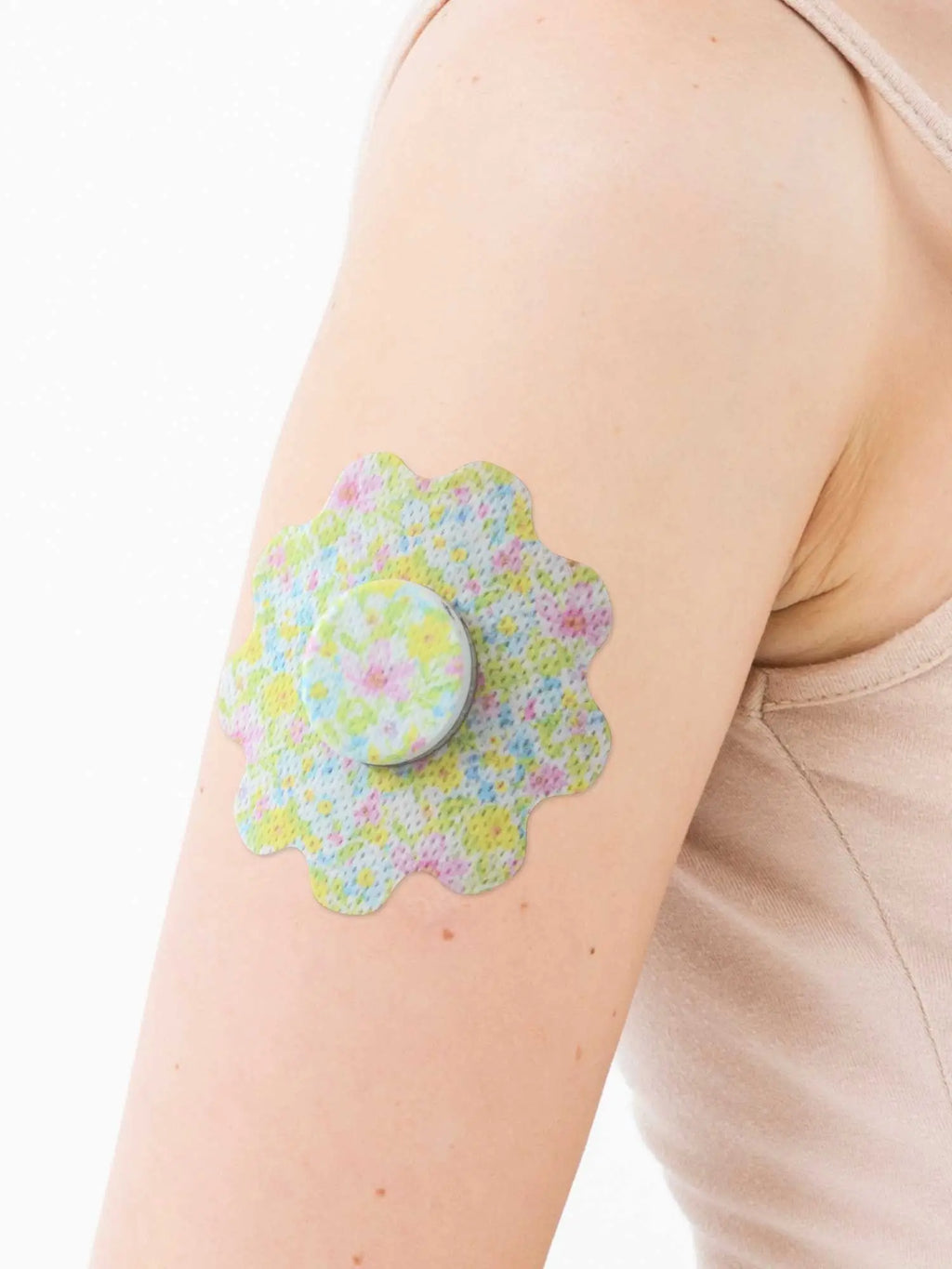Patch adhésif enfant FreeStyle Libre 2, forme fleur, sur le bras