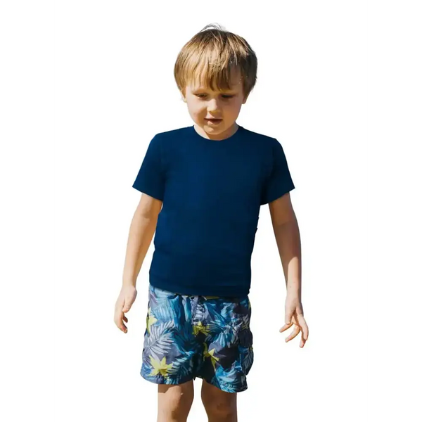 Comfortable insulin pump T-shirt for kids with side pockets.