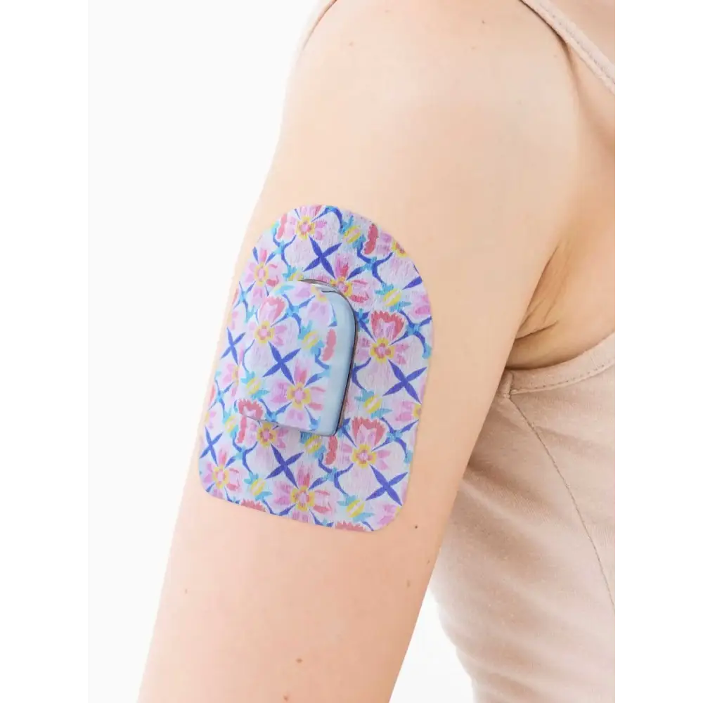 Patch adhésif pour pod Omnipod, série Spring, sur le bras, gros plan