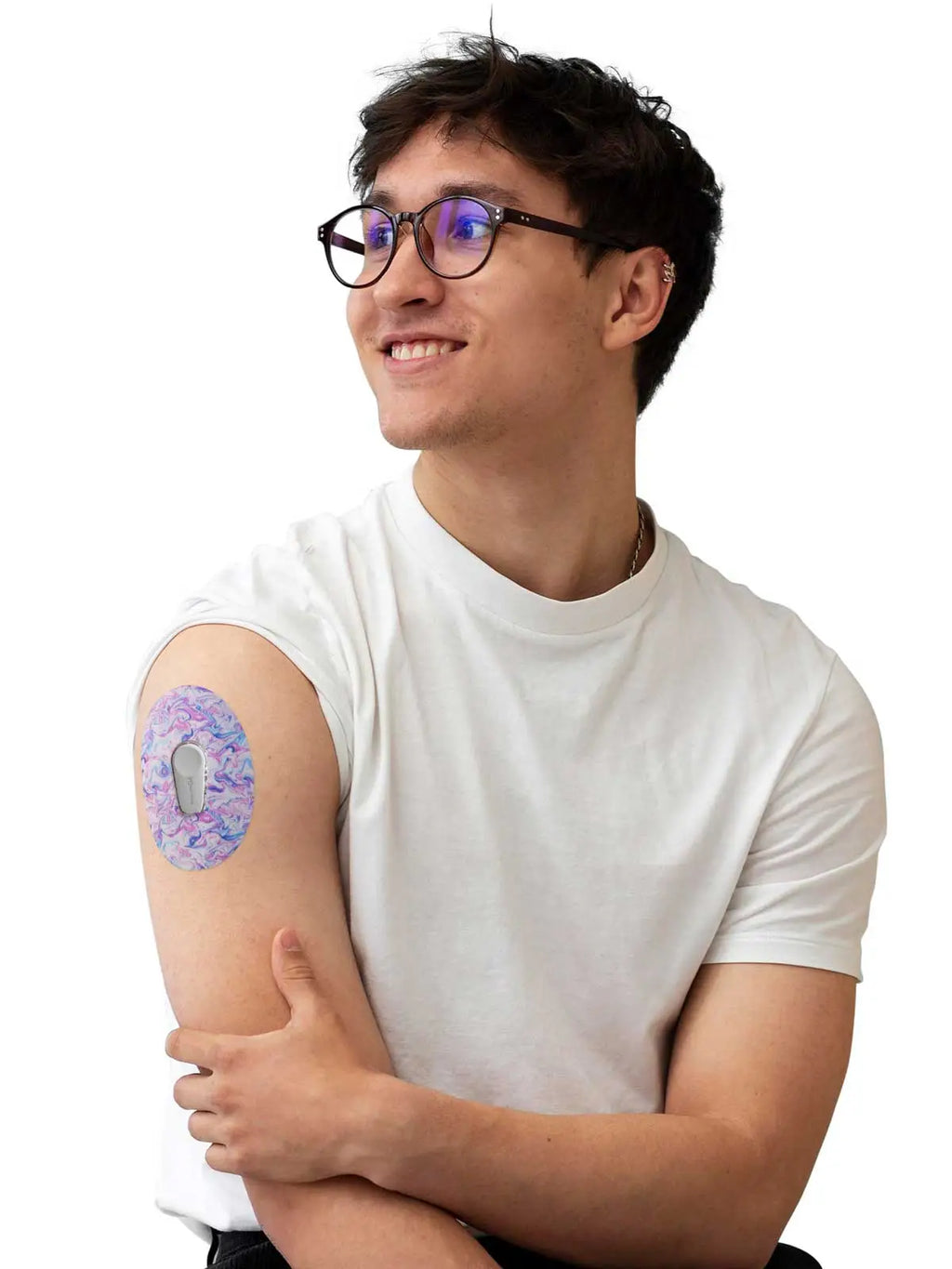 Patch adhésif Dexcom G6, série Spring, porté sur le bras par un homme