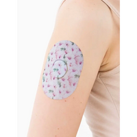 Patch adhésif Dexcom G7, série Spring, sur le bras, gros plan