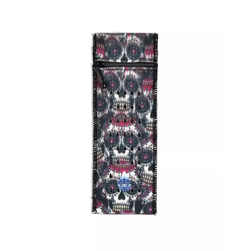 Insulin cooling wallet for 1 insulin pen with skull pattern, compact and reusable design for kids.