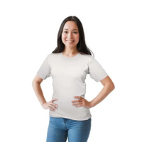 Comfortable white t-shirt for insulin pump with dual pockets, worn by a smiling woman.
